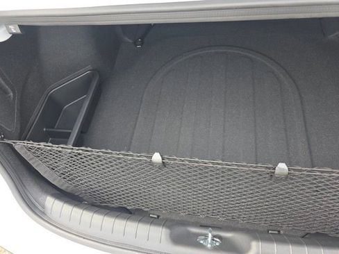 Certified 2025 Hyundai Elantra SEL image 25