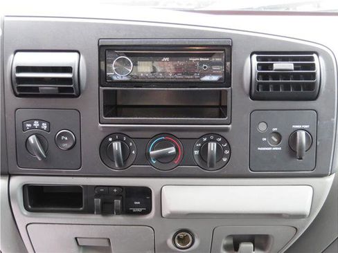 Used 2005 Ford F250 XLT image 6