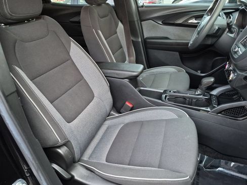 Used 2023 Chevrolet TrailBlazer LT FWD image 27
