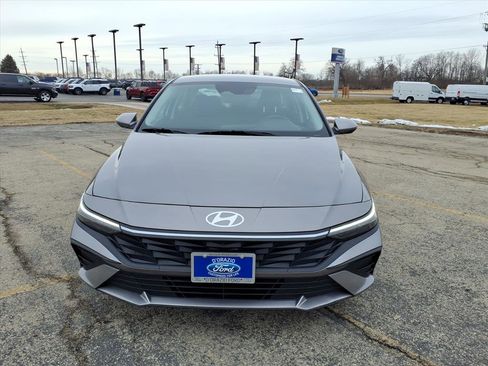 Used 2024 Hyundai Elantra SEL image 8