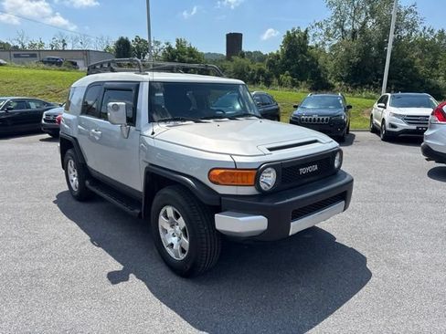 Used 2007 Toyota FJ Cruiser 4WD w/ Upgrade Pkg 2 image 2