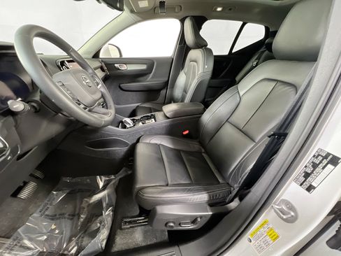 Used 2023 Volvo XC40 B5 Plus w/ Protection Package Premier AWD/4WD image 21