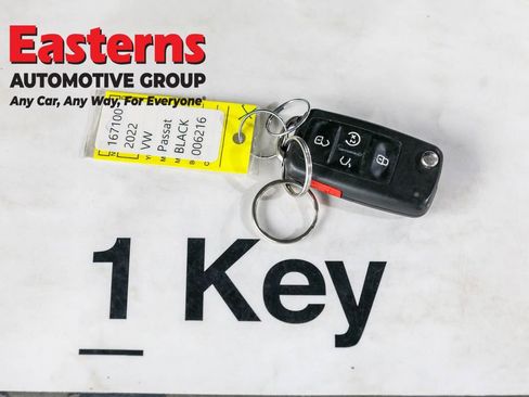 Used 2022 Volkswagen Passat 2.0T SE image 23