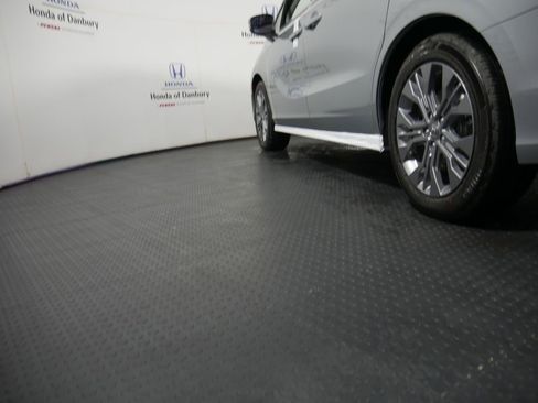 New 2026 Honda Odyssey Touring image 11