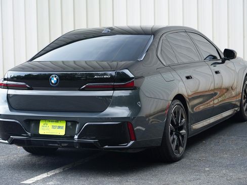 Used 2023 BMW i7 xDrive60 w/ Executive Package 2 AWD/4WD image 65