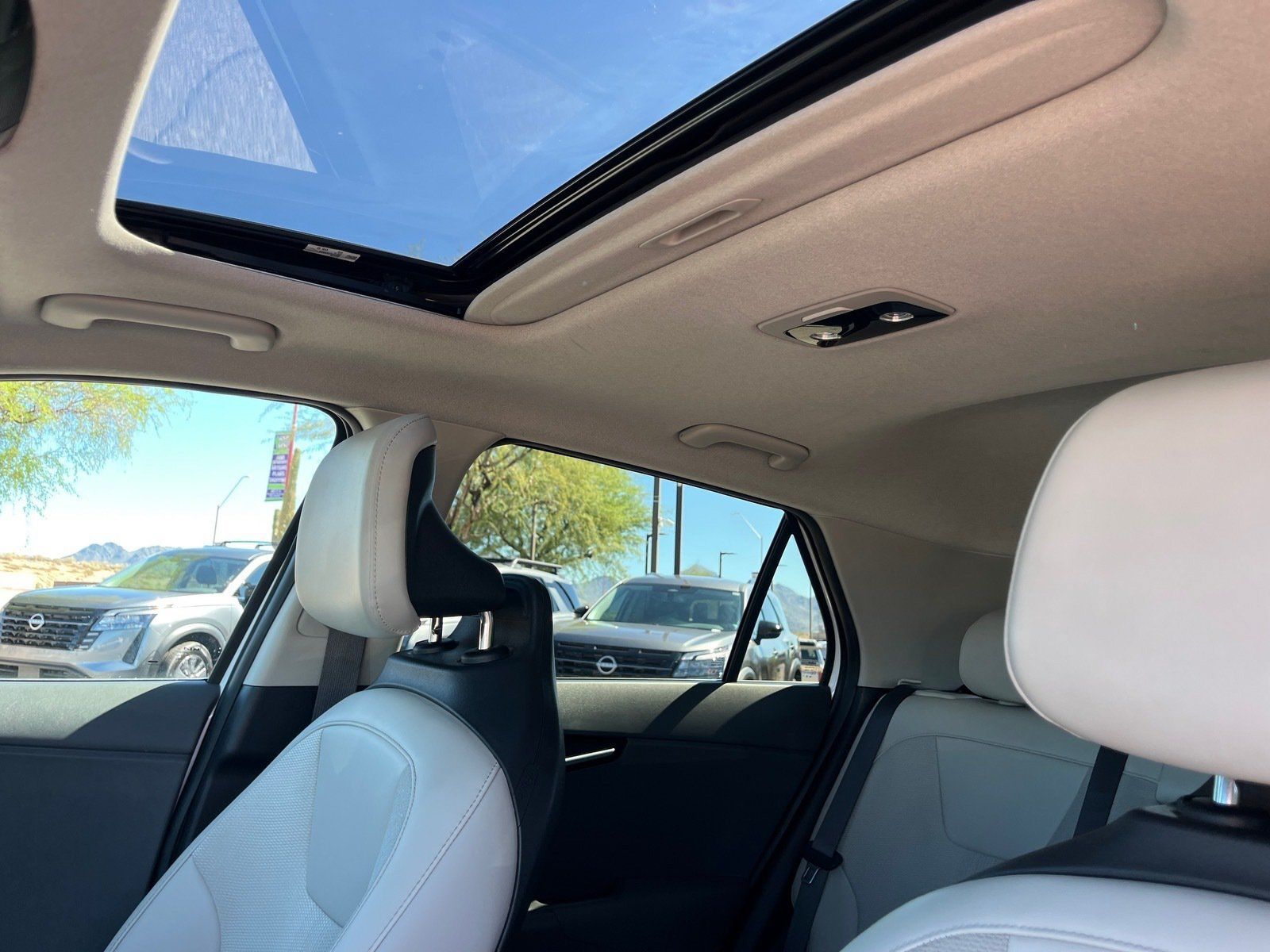 Used 2024 Kia Niro EX Touring FWD image 28
