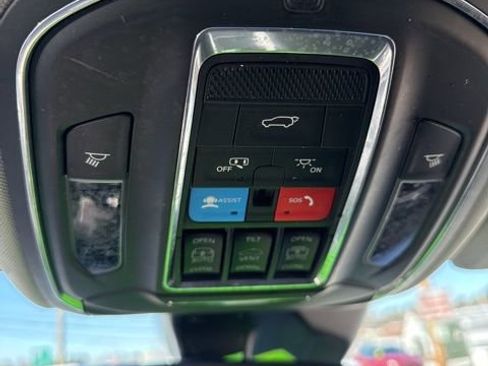 Certified 2023 Jeep Grand Cherokee L Limited image 40