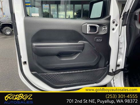 Used 2020 Jeep Gladiator Rubicon image 12