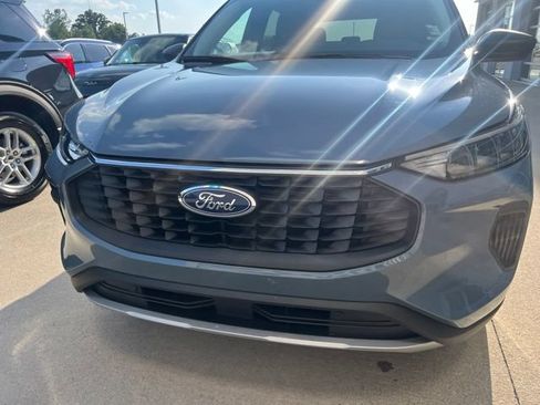 Used 2023 Ford Escape Active w/ Tech Pack #1 FWD image 4