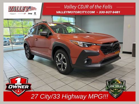 Used 2025 Subaru Crosstrek 2.0i Premium AWD/4WD image 1