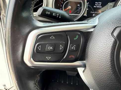 Used 2019 Jeep Wrangler Unlimited Sahara AWD/4WD image 17