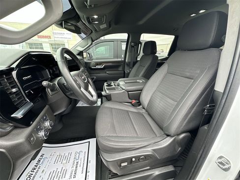 Used 2023 GMC Sierra 1500 Elevation image 3