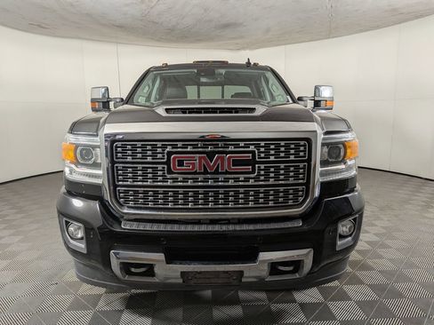 Used 2018 GMC Sierra 3500 Denali w/ Duramax Plus Package image 2