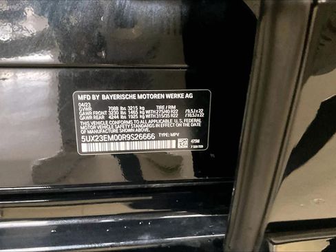 Used 2024 BMW X7 xDrive40i w/ M Sport Package image 31