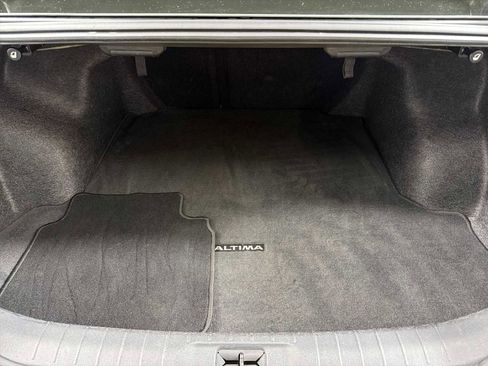 Used 2024 Nissan Altima 2.5 SV AWD/4WD image 16