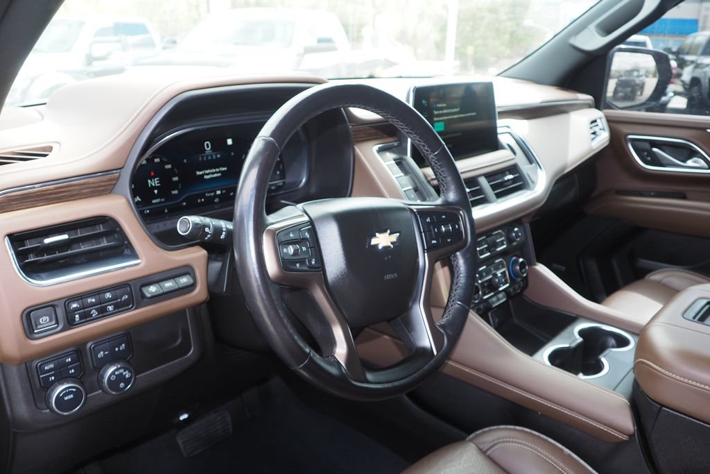 Used 2022 Chevrolet Suburban High Country w/ Premium Package 2 AWD/4WD image 13