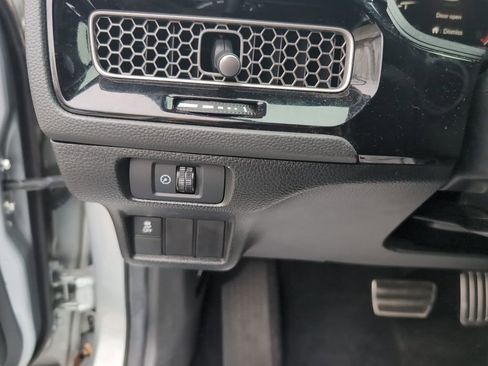 Used 2025 Honda Civic Sport image 25