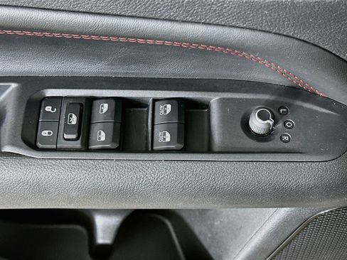 Used 2025 Jeep Compass Trailhawk AWD/4WD image 15
