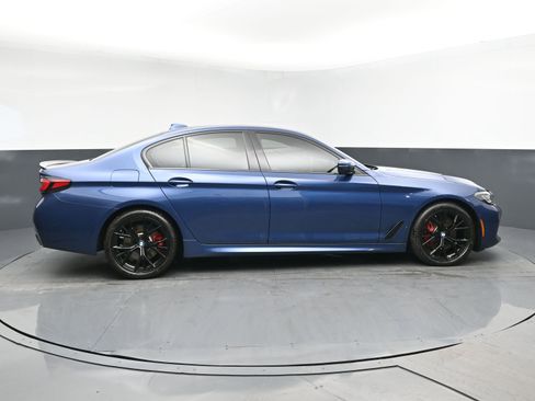 Used 2022 BMW 530i xDrive w/ M Sport Package image 3