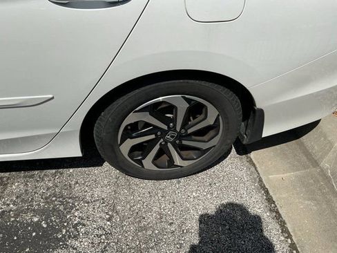 Used 2016 Honda Accord EX-L image 15