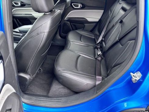 Used 2025 Jeep Compass Limited image 24