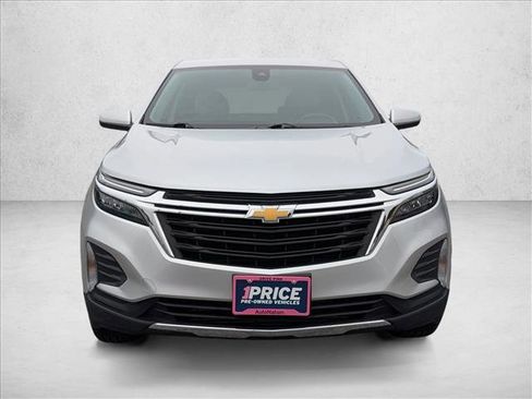 Used 2022 Chevrolet Equinox LT image 2