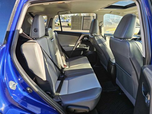 Used 2015 Toyota RAV4 Limited image 12