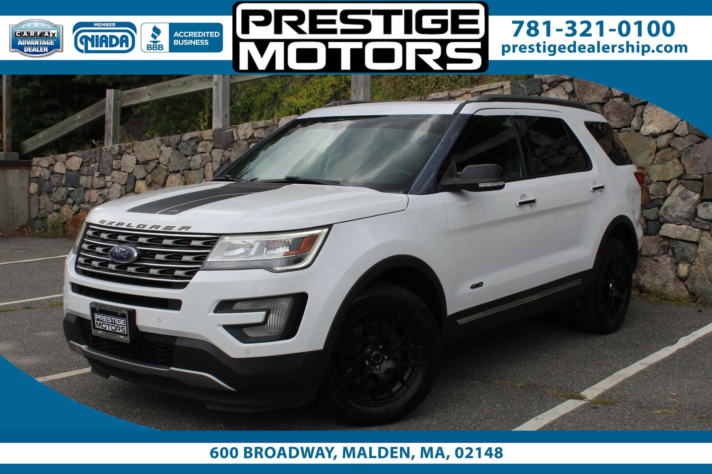 Used 2017 Ford Explorer XLT w/ Equipment Group 202A AWD/4WD image 1