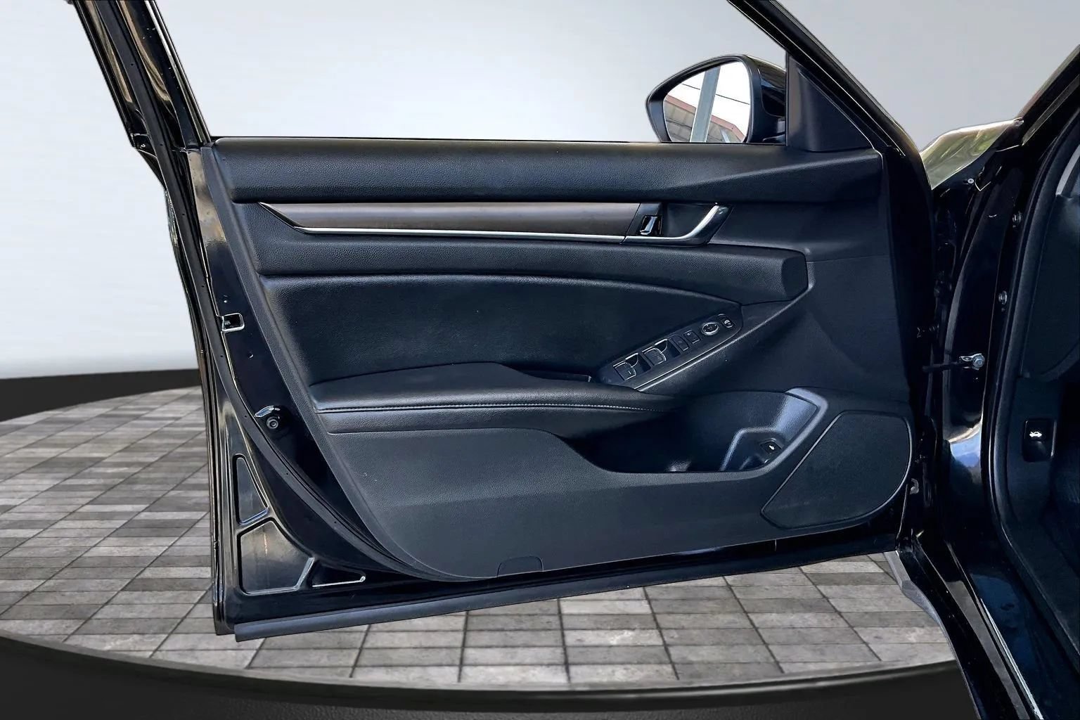 Used 2019 Honda Accord LX image 17