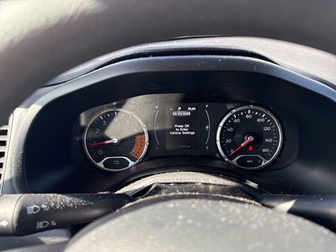 Used 2023 Jeep Renegade Latitude image 10