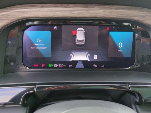 Used 2025 Volkswagen Atlas SEL Premium R-Line image 23