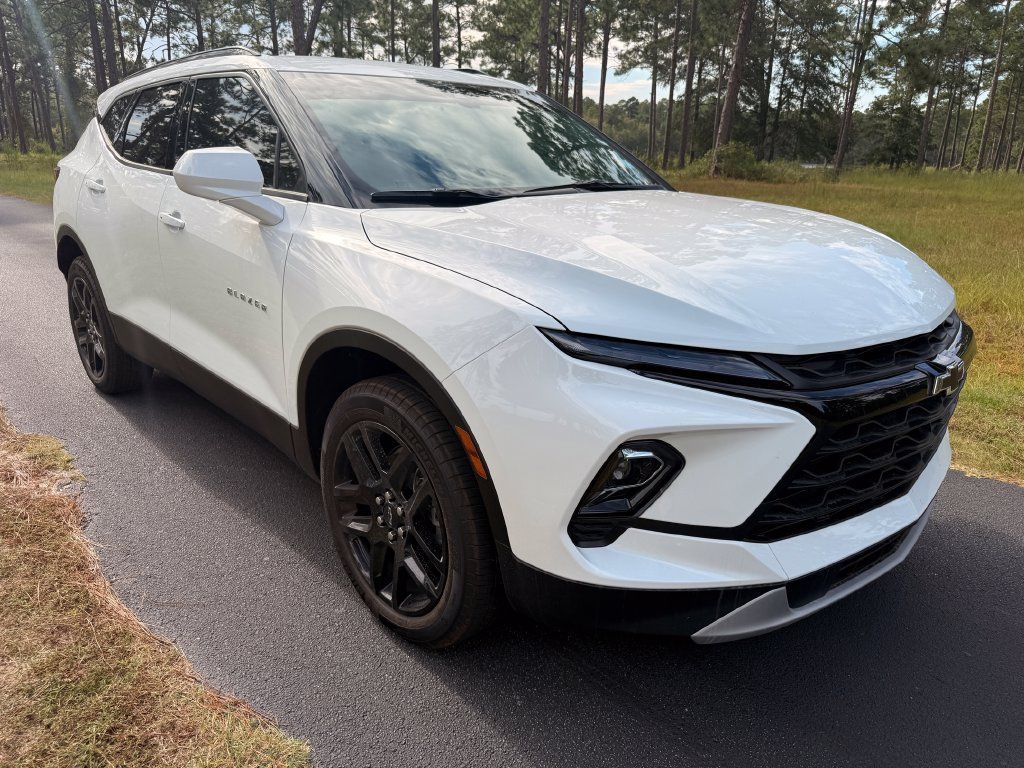 New 2026 Chevrolet Blazer LT w/ Convenience Package FWD image 7