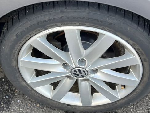 Used 2011 Volkswagen Golf TDI image 18