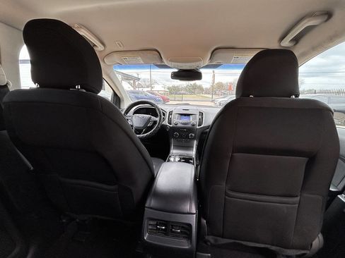 Used 2019 Ford Edge SE FWD image 21