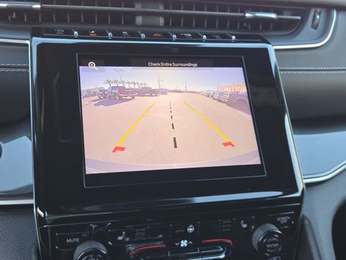 Certified 2023 Jeep Grand Cherokee Altitude image 8