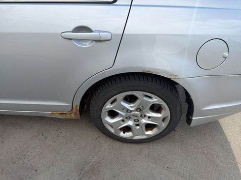 Used 2010 Ford Fusion SE image 12