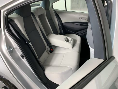 Used 2020 Toyota Corolla LE image 32