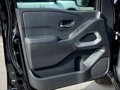 New 2025 Nissan Frontier SV image 28