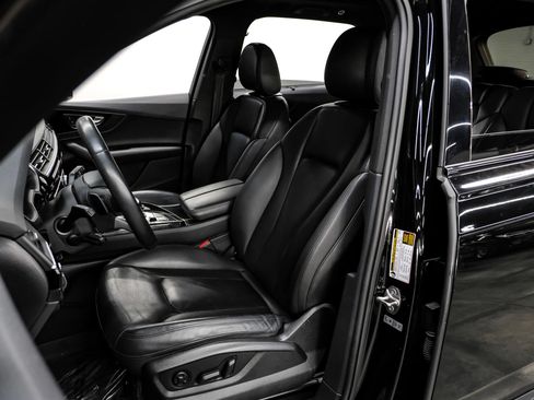 Used 2019 Audi Q7 3.0T Prestige w/ Prestige Package AWD/4WD image 46