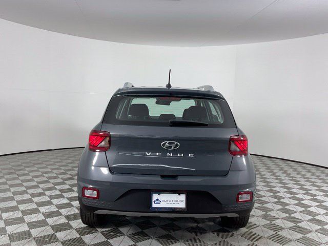 Used 2026 Hyundai Venue SEL FWD image 6