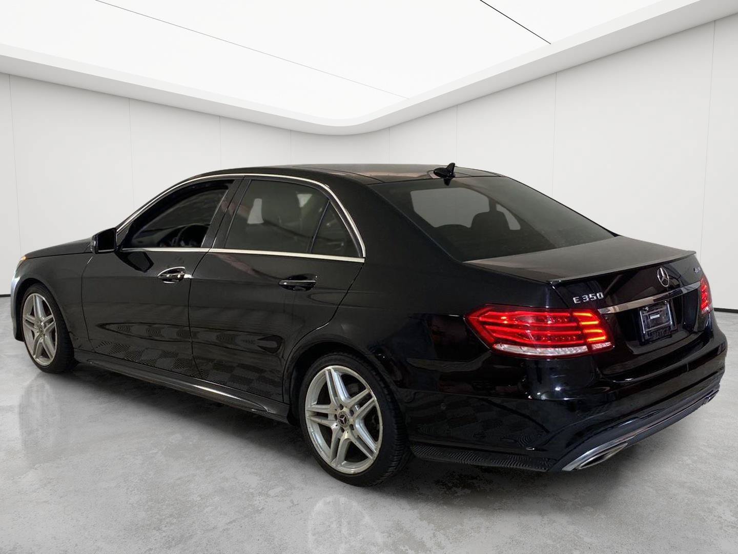 Used 2014 Mercedes-Benz E 350 4MATIC Sedan image 4