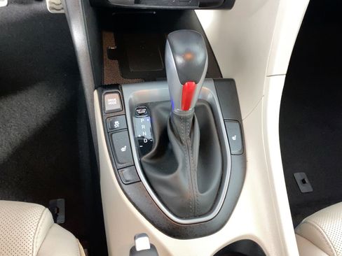 Used 2020 Hyundai Veloster Turbo Ultimate image 15