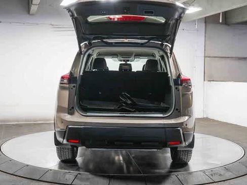 Used 2025 Nissan Rogue SV image 26