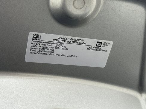 Used 2025 GMC Acadia Elevation image 30