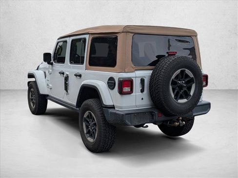 Used 2018 Jeep Wrangler Unlimited Sahara AWD/4WD image 8