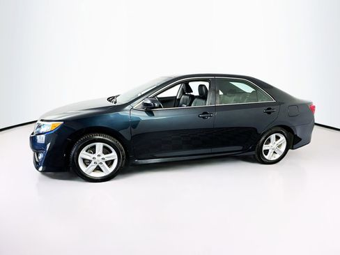 Used 2012 Toyota Camry SE w/ Convenience Pkg FWD image 4