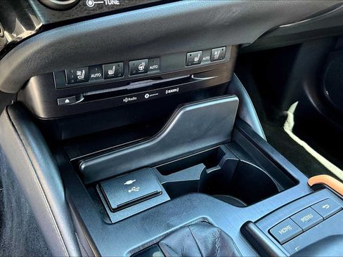 Used 2022 Lexus ES 300h w/ Premium Package FWD image 33