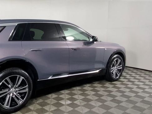 New 2026 Cadillac Lyriq Luxury image 9