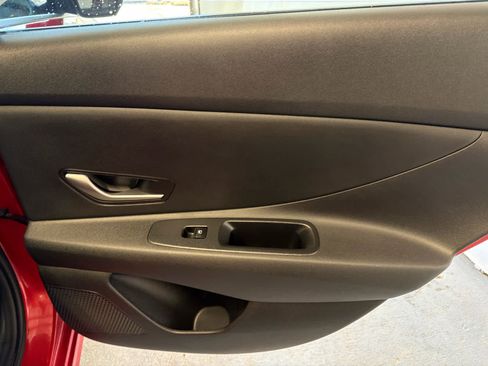 Used 2022 Hyundai Elantra SEL image 29