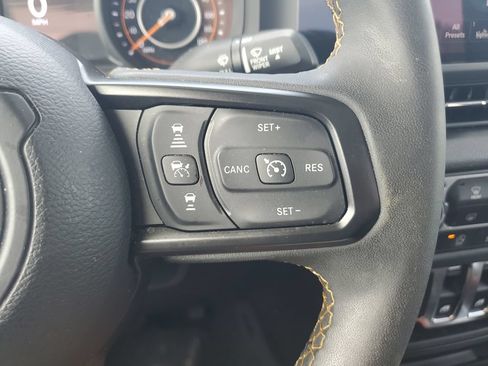Used 2025 Jeep Wrangler Sport AWD/4WD image 21
